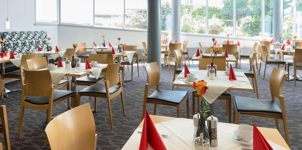Best Western Hotel Am Europaplatz Königsbrunn Esterno foto