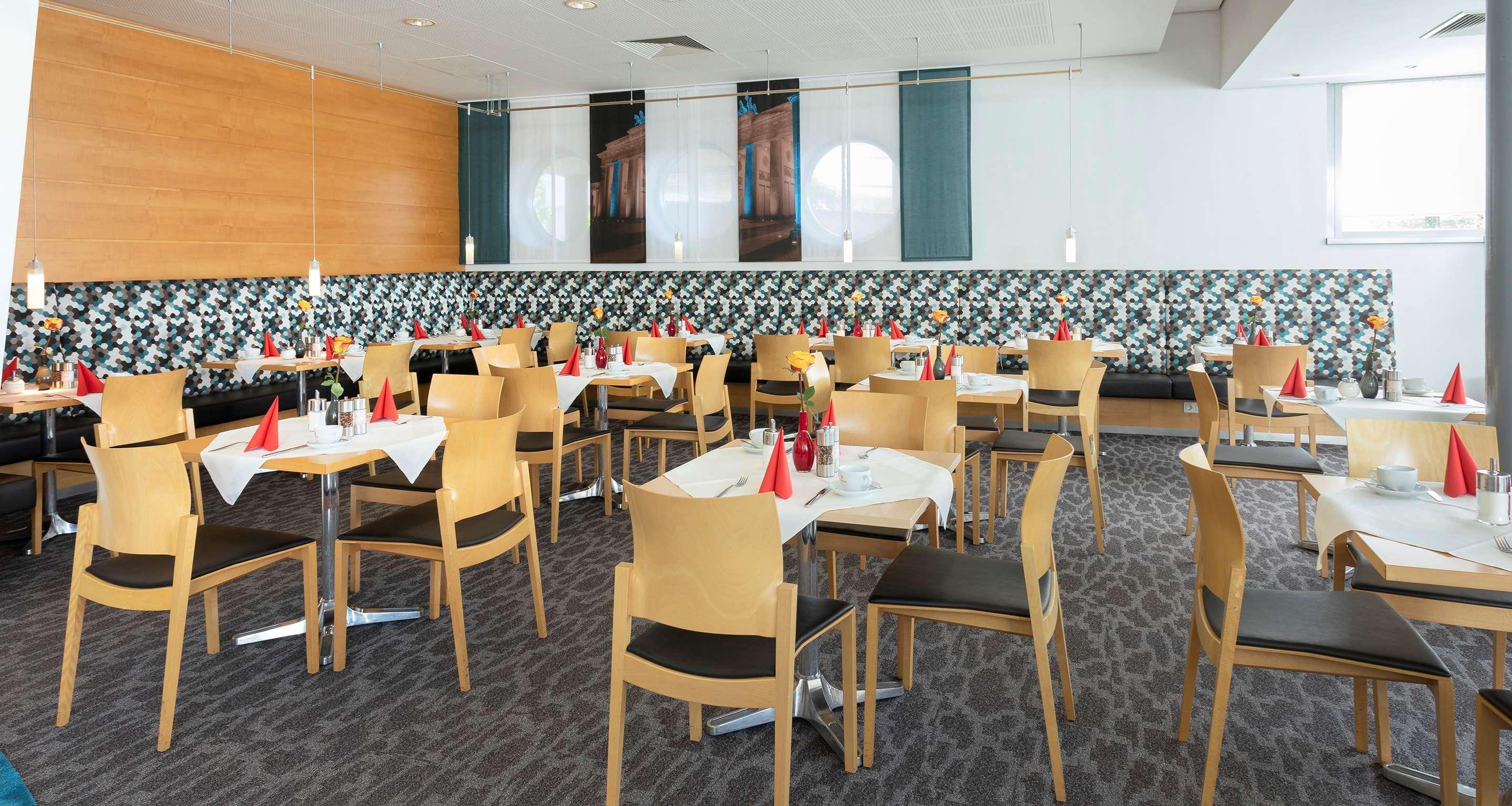 Best Western Hotel Am Europaplatz Königsbrunn Esterno foto