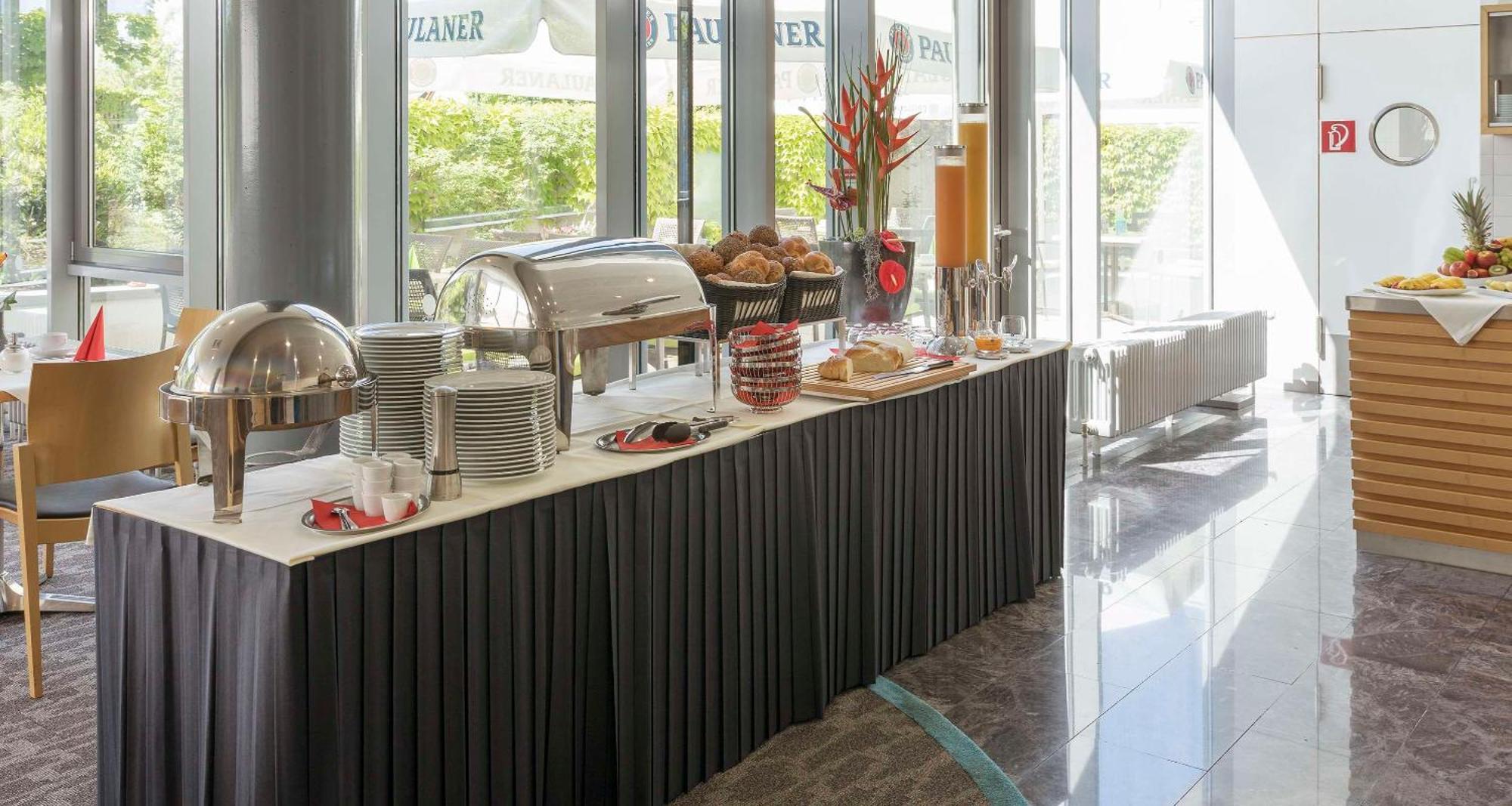 Best Western Hotel Am Europaplatz Königsbrunn Esterno foto
