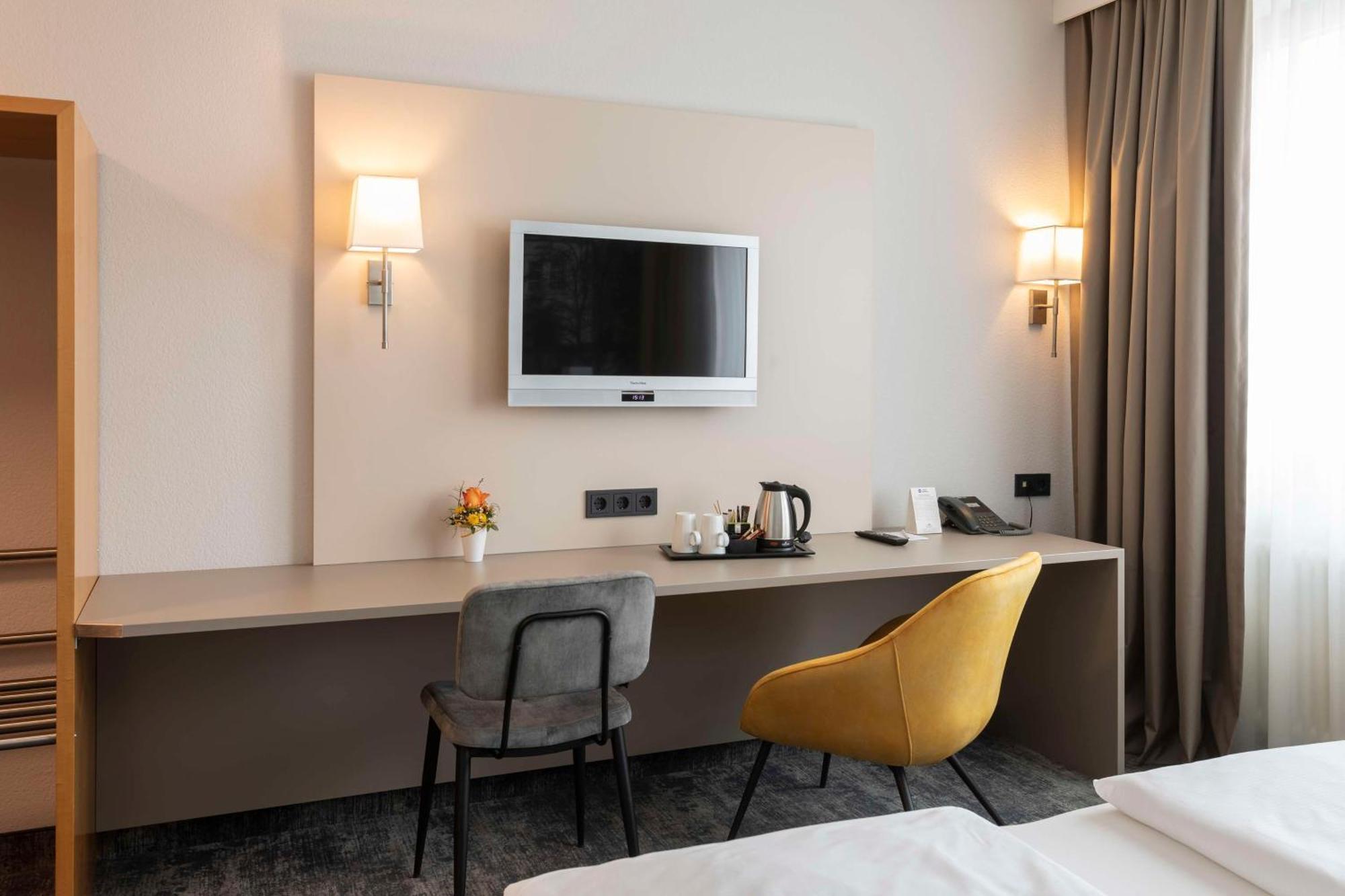 Best Western Hotel Am Europaplatz Königsbrunn Esterno foto